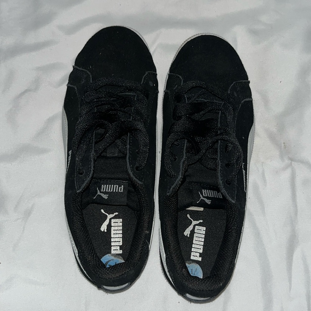 Gently used kids pumas suede